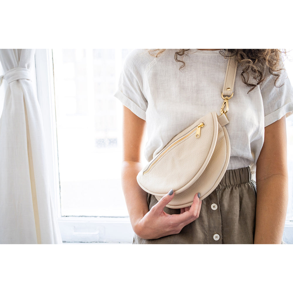 
                  
                    Sling Bag, small
                  
                